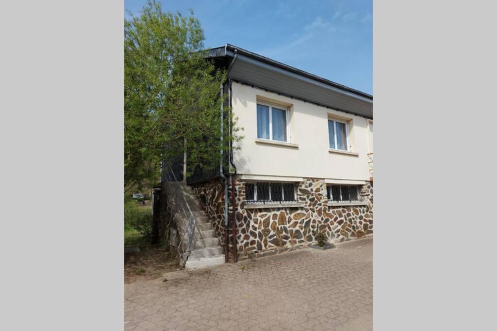 Gite En Bord De Meuse Монтерме Экстерьер фото
