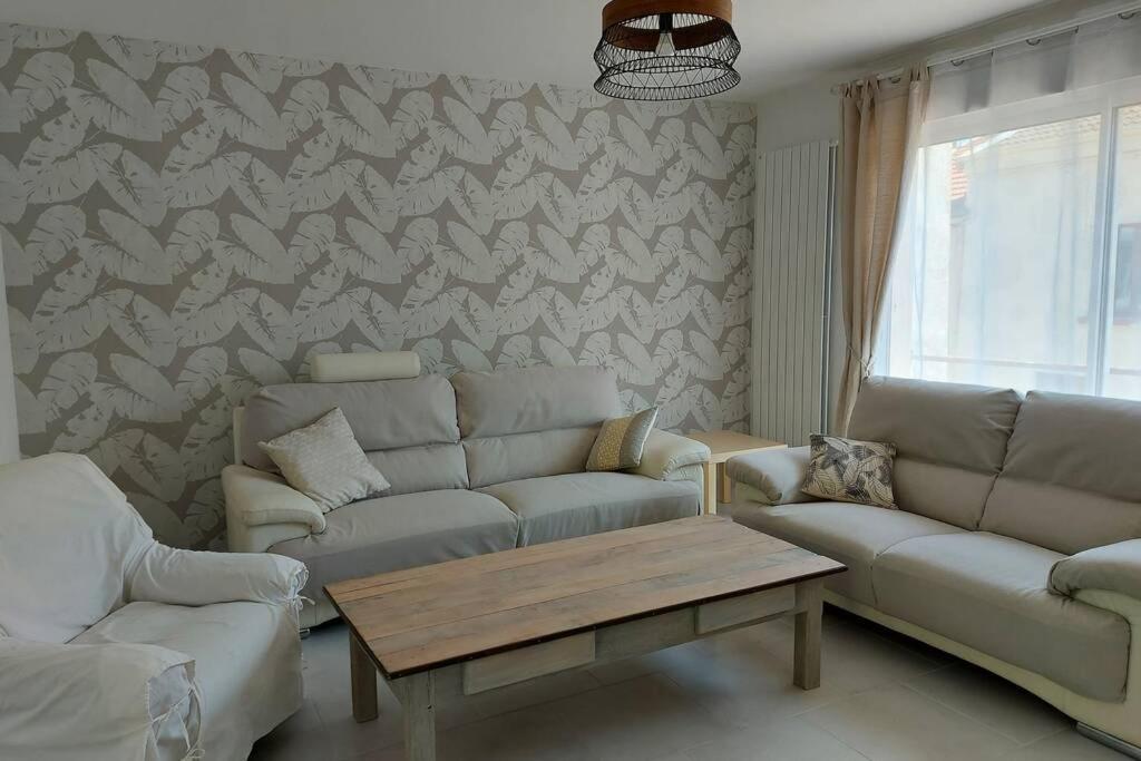 Gite En Bord De Meuse Монтерме Экстерьер фото